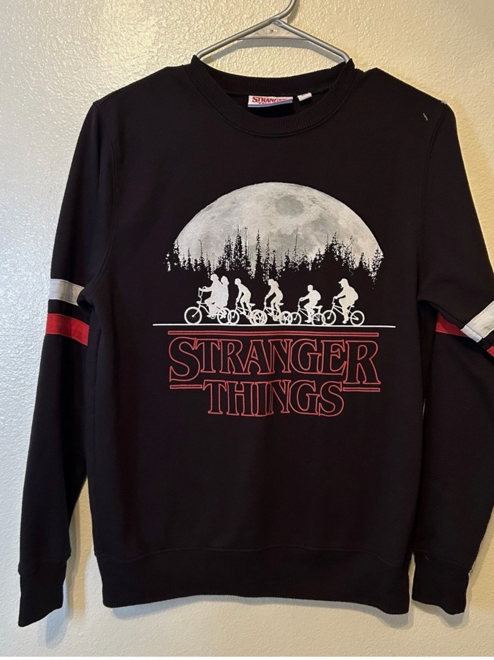 Stranger Things Moon Rising with Bikes Sweatshirt size 2XL. Not faded